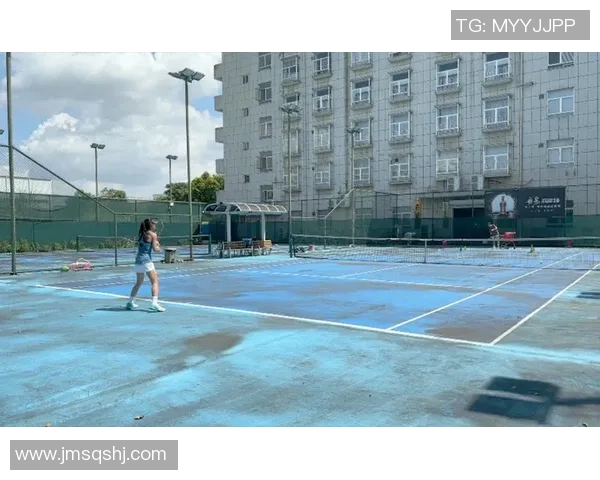 深圳网球队区域防守战术解析与训练策略探讨 深圳网球队区域防守战术解析与训练策略探讨