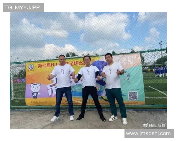 足球场上的友谊与团结最和睦的足球明星们共同谱写的温暖故事