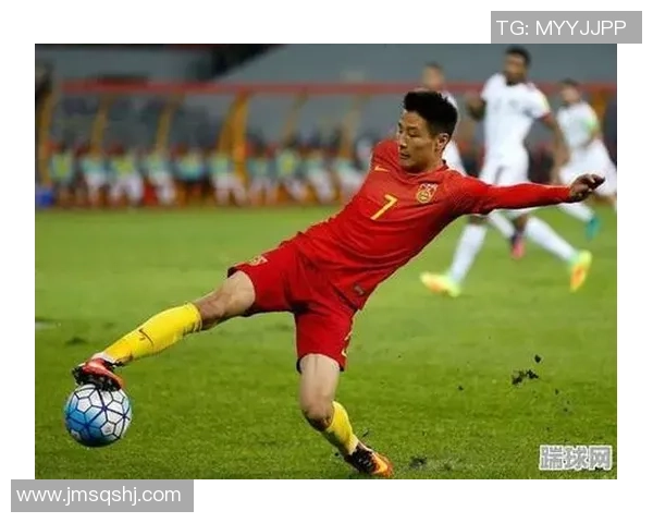 踢得最重的足球明星揭秘他们的力量与技巧背后的故事与成就 踢得最重的足球明星揭秘他们的力量与技巧背后的故事与成就