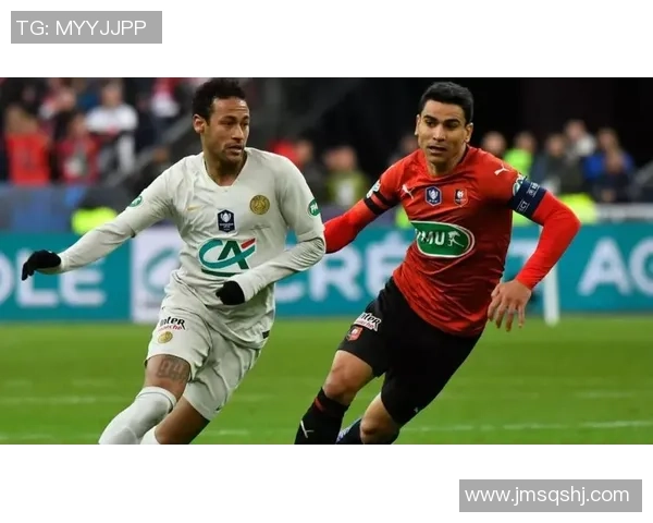 闪耀绿茵场的足球明星双排项链展现个性与风格的完美结合 闪耀绿茵场的足球明星双排项链展现个性与风格的完美结合